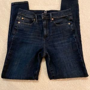 Gap True Skinny Jegging Jean. Size 28R
